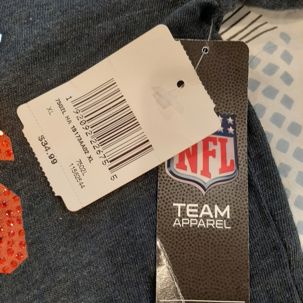 🐎Denver Broncos vneck tee🐎 - Picture 4 of 6